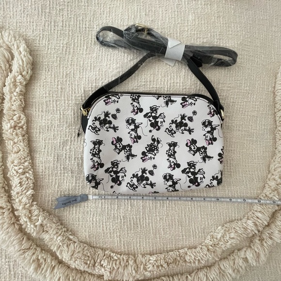 NWOT DISNEY MINNIE PURSE W/ EARS & BOW - Picture 3 of 12